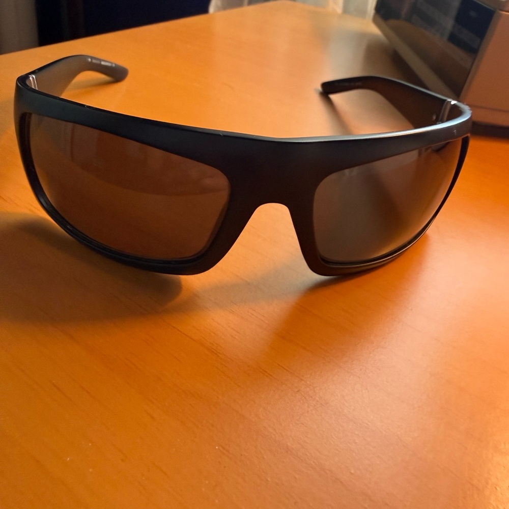 Vintage Y2K Authentic Gucci Matte Black Wrap Sunglasses from the 90’s - Picture 5 of 8